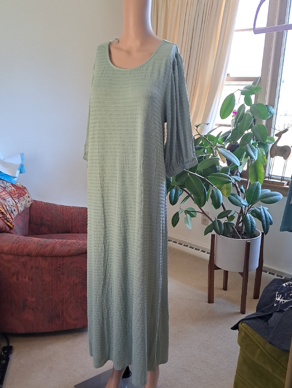 Easel Light Sage Green Textured Maxi Dress L Ptp 20" Lots Of Stretch